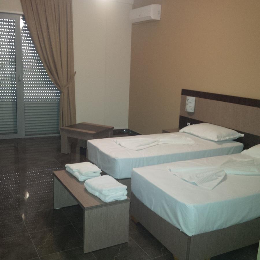 Herges Hotel Durres Exterior photo