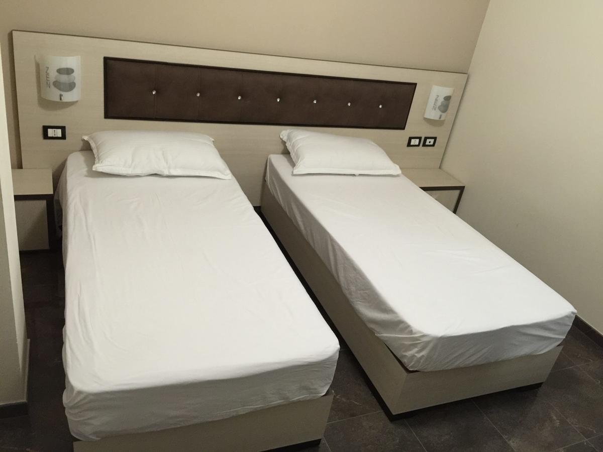 Herges Hotel Durres Exterior photo